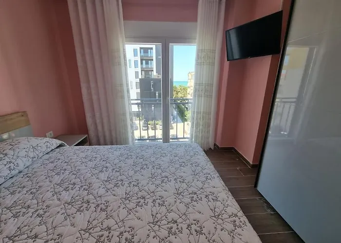 H&E Sea View 2-Bedroom Apt Qerret