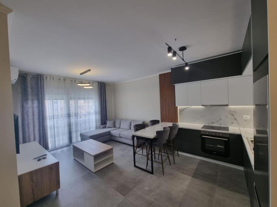 H&e Sea View 2-bedroom Qerret Golem (Tirana)